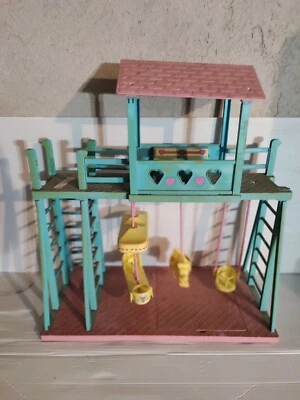 BARBIE FAMILLE DOUCOEUR THE HEART FAMILY PLAYGROUND AIRE DE JEUX MATTEL 1984 - Imagen 1 de 4