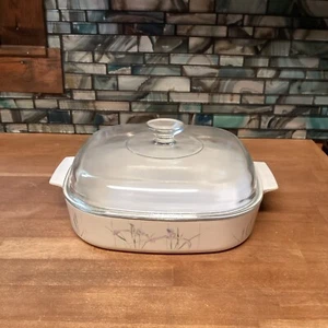 Vintage Corning Ware - Shadow Iris Casserole 2.5 Liter A-10-B Pyrex A-12-C Lid - Picture 1 of 12