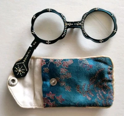 Gafas de ópera vintage plegables lorgnette pedrería con estuche Hong Kong años 50 Foto 1 de 4