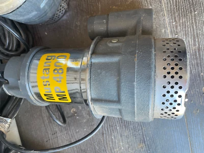 Bomba de sumidero sumergible de hierro fundido con descarga de 2" 80+ GPM estanque de drenaje piscina Foto 1 de 4