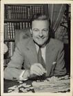 1952 Press Photo Henry Cabot Lodge solves a jigsaw puzzle at his Beverly home