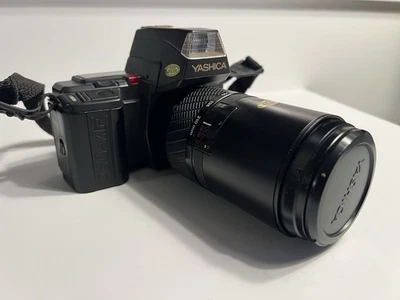 Cámara fotográfica SLR Yashica 230-AF 35 mm con lente Kyocera AF 70-210 mm - sin probar Foto 1 de 4