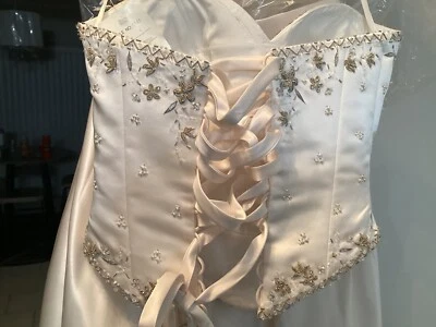 Christina Wu Beaded White Mermaid Style Wedding Dress Size 6 New With Tags Rare - Image 1 of 4