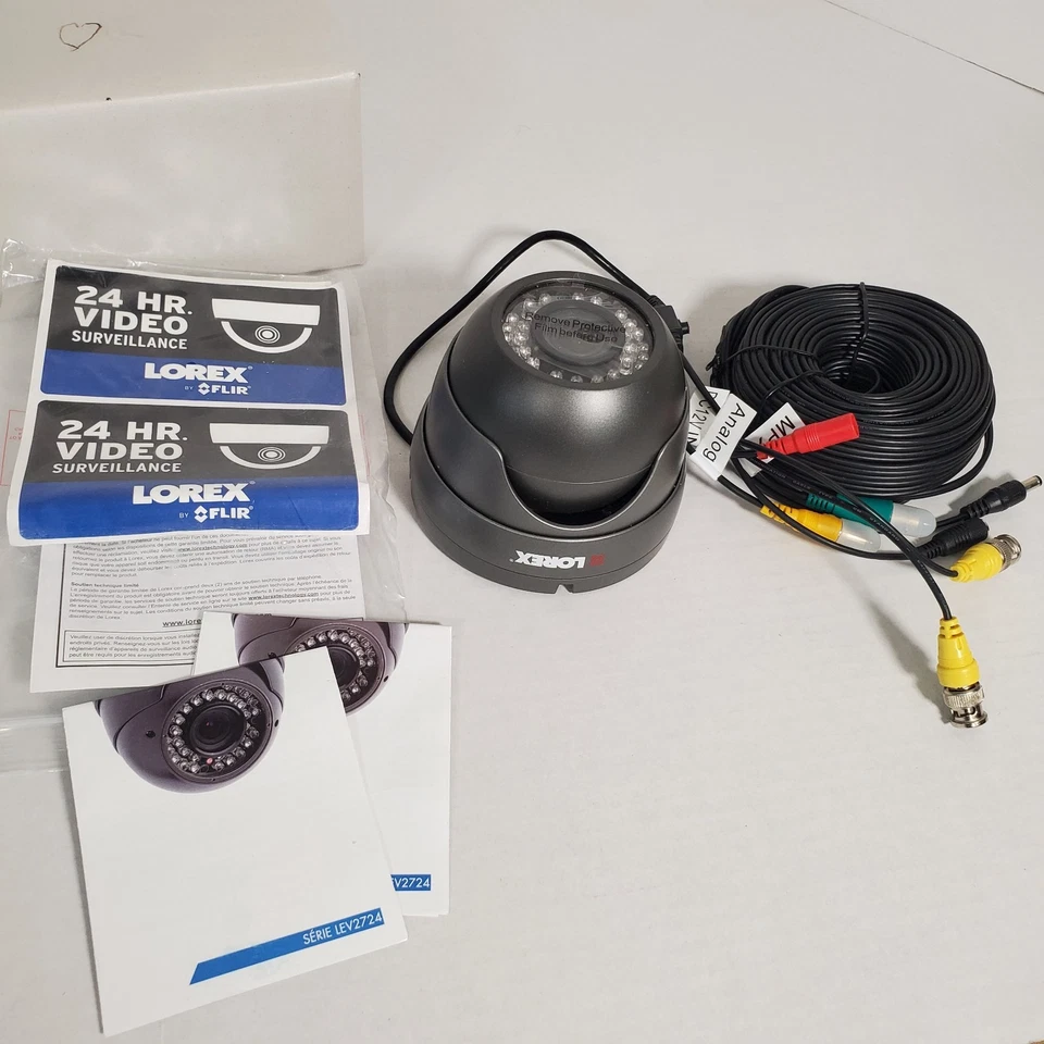 Cámara de seguridad domo Lorex by FLIR LEV2724 1080p HD visión nocturna con cables Foto 1 de 4