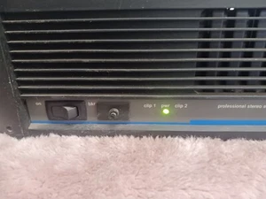 Amplificador estéreo profesional QSC modelo: 1400 - Imagen 1 de 4