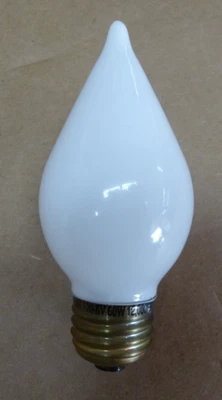 6 Pack H&H 60 Watt C15 White Glow Decorative Light Bulbs Posts Chandeliers - Image 1 of 2