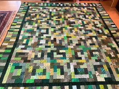 Edredón Multi-Verde Patchwork, Queen/King talla 91" X 102" Foto 1 de 4