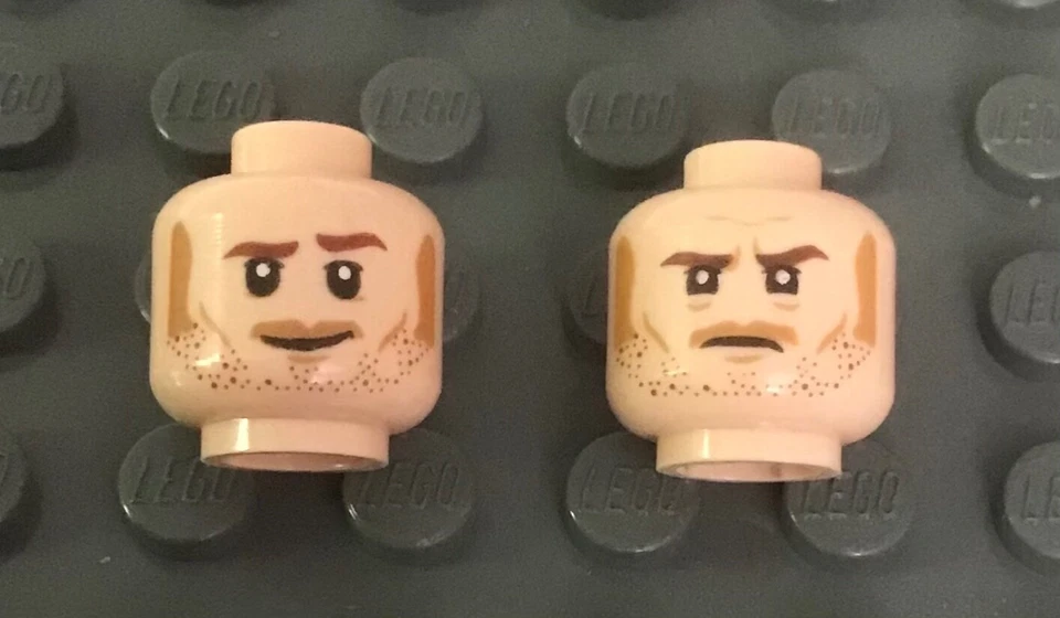 LEGO One Light Turrón Carne Cabeza de Dos Caras con Rastrojo, Aspecto Serio Determinado Foto 1 de 1