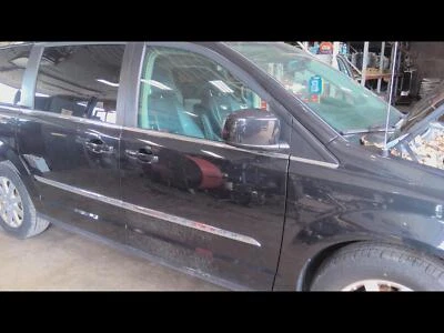 Used Front Right Door Assembly Front fits: 2016 Chrysler Town & country electric Foto 1 de 4