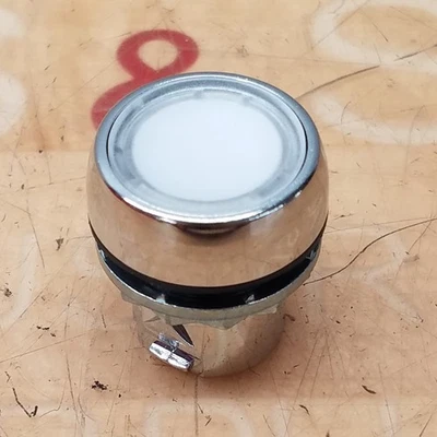 Allen Bradley 800FM-LF7 pulsador empotrado iluminado, transparente, momentáneo, 22 mm Foto 1 de 3