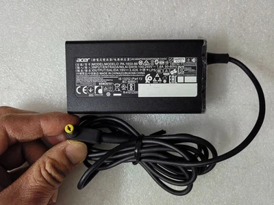 Adaptador de CA OEM 19V 3.42A 65W PA-1650-86 (5.5mm*1.7mm) A11-065N1A para portátil Acer Foto 1 de 4