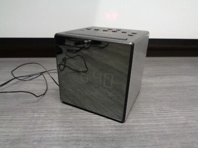Sony ICF-C1PJ AM/FM Clock Radio Nature Sounds & Time Projection Alarm Clock - Image 1 of 4