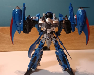 Nuevos Juguetes Transformables MMC Hearts of Steel KM-06 Thundercracker STORMER Stock Foto 1 de 4