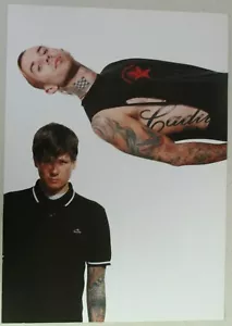 BLINK-182 ~ Cool shot of Travis Barker ~ Magazine Page PINUP - Picture 1 of 1