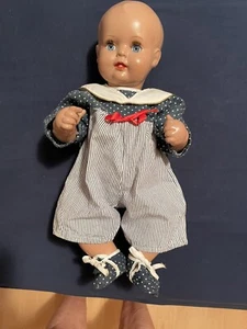 Schildkrötenpuppe mit  Matrosenanzug - Bild 1 von 3