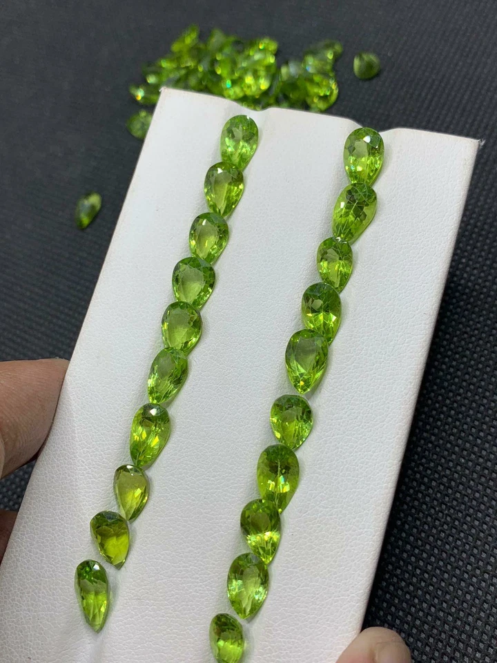 ein natürlicher Peridot rund geschliffen ca. 2,4 mm round facet, Pakistan b1 - Bild 1 von 4