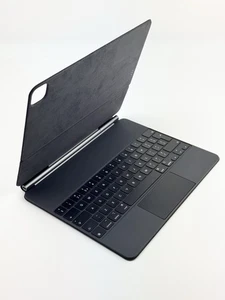 iPad Magic Keyboard (iPad Not Included) 13" (2024) - Black - Qwerty - Very Good - Afbeelding 1 van 9