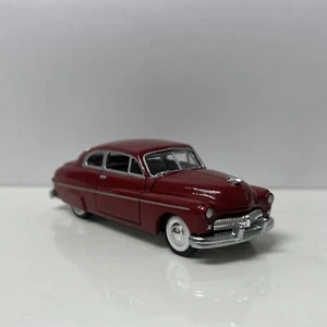 1949 49 Mercury Sedan Collectible 1/64 Scale Diecast Diorama Model - Picture 1 of 4