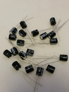 Condensador Electrolítico Radial: 22UF/35V Tamaño: 6mm x 7mm) Bolsa de 20 - Imagen 1 de 2