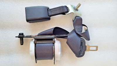 2018-21 Honda Clarity Center Rear Seatbelt Retractor  Black OEM Foto 1 de 4