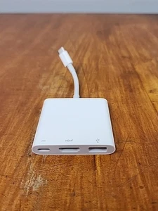 Apple USB-C na cyfrowy AV Multiport HDMI MUF82AM / A Oryginalny A2119 OEM - Zdjęcie 1 z 7
