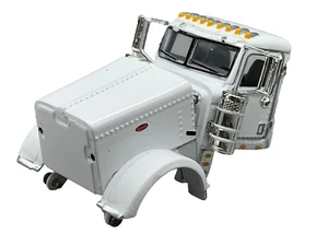 1/64 DCP PARTS WHITE PETERBILT 389 DAY CAB - Picture 1 of 4