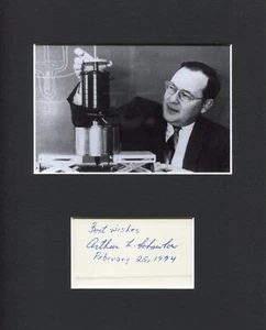 Foto autógrafa firmada por Arthur Leonard Schawlow Premio Nobel de Física Ciencia Láser - Imagen 1 de 1