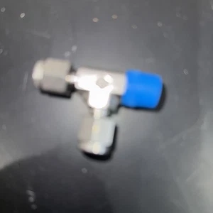 1/8" Tube OD x 1/8" Male NPT x 1/8" Tube OD Male Run Tee SS-200-3TMT - Picture 1 of 5