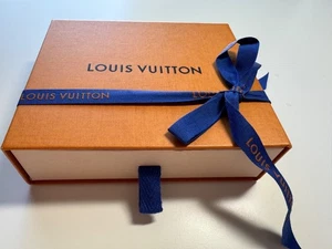 Original Louis Vuitton BOX + BAND, 5" x 6", leere Geschenkbox, - Bild 1 von 7