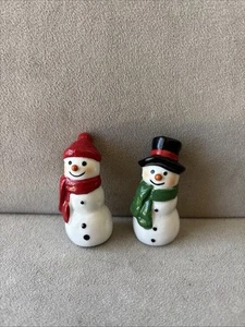 Coctelera de sal y pimienta Cracker Barrel Navidad muñeco de nieve niña y niño - Imagen 1 de 3