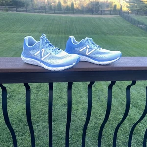 Zapato para correr New Balance Fresh Foam 680 V7 para mujer azul blanco talla 10 de EE. UU. - Imagen 1 de 13