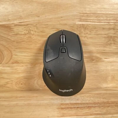 Logitech Triathalon M720 Black Wireless Bluetooth 2.4 GHz 1000 DPI Optical Mouse - Image 1 of 4