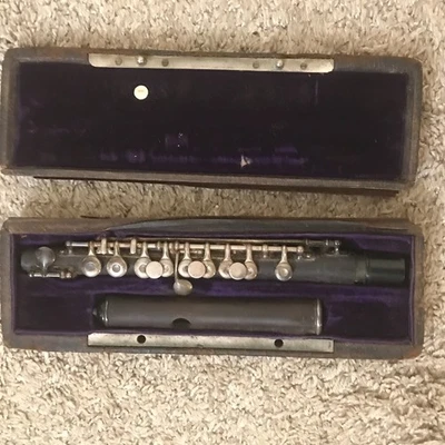 Piccolo de madera vintage H. Bettoney Foto 1 de 4