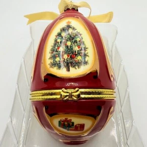 Mr. Christmas 2006 Porcelain Christmas Egg with Gold-Tone Plays Silent Night - Picture 1 of 7