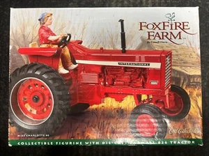 Spielzeug Ertl Foxfire International 826 Traktor 1/16 + Miss Charlotte #6 #4273 Neu im Karton - Bild 1 von 7