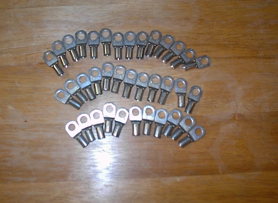 PANDUIT LCMA25-8  Non-Insulated Ring Terminal M8 STUD - Image 1 of 1