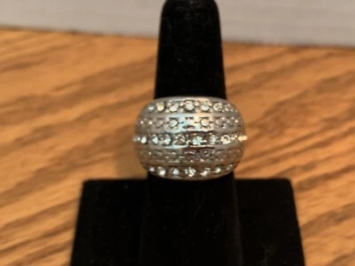 Fabuloso Anillo Monet Diseño Diamantes de Imitación Tono Plata Talla 7 Foto 1 de 4