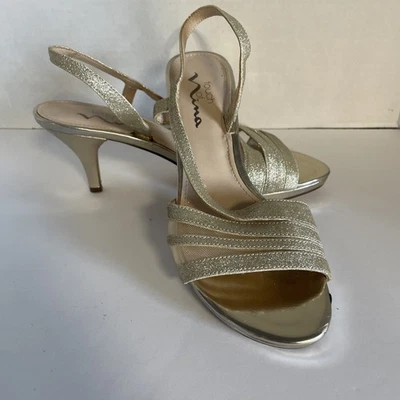 Tacones de gatito D'Orsay dorados brillantes Nina con tiras talla 7,5 nupcial formal graduación Foto 1 de 4