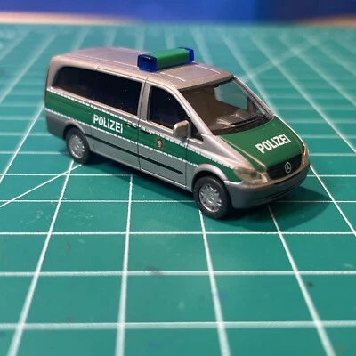 Немецкий полицейский фургон Mercedes Herpa HO масштаб 1:87 - Изображение 1 из 4