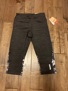 NUEVO CON ETIQUETAS $60 Para mujeres Reebok Malla Capris Correr Activo Yoga Capris XS Negro Gris Camuflado - Imagen 1 de 10