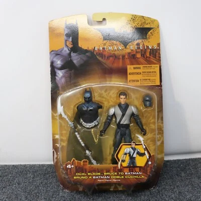 Figura Batman Begins 2005 5" doble hoja Bruce to Batman nueva Foto 1 de 4