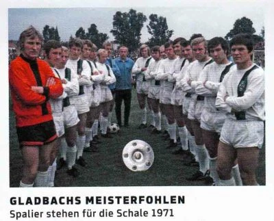 PANINI FUßBALL 11 FREUNDE - FUßBALL KLASSIKER Panini Sticker 11 Friends Football Classics No. 58: Gladbach's Champion Foal Image