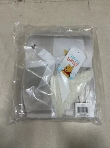 Disney Pooh Hugs & Honeycombs Blanket - Picture 1 of 2