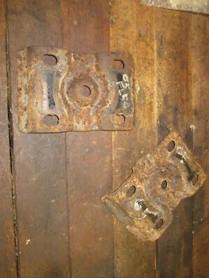 98-12 FORD F250 F350 EXCURSIÓN EJE TRASERO HOJA RESORTE U-PERNO PLACA CONJUNTO PAR OEM  Foto 1 de 4