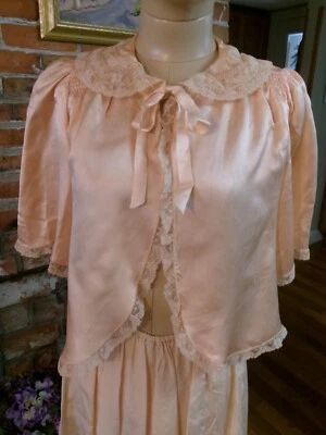 CHAQUETA DE CAMA SATINADA LÍQUIDA MELOCOTÓN VINTAGE AÑOS 20 30 RIBETE DE ENCAJE FINO ANTIGUO HOLLYWOOD S-M Foto 1 de 4