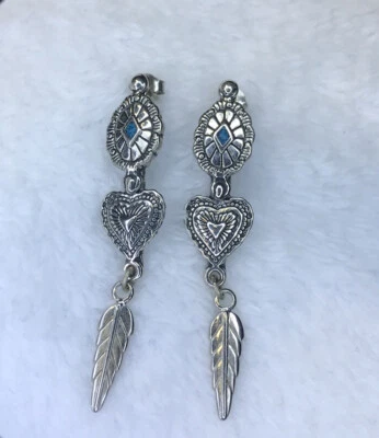Brincos pendurados de prata e turquesa com penas de coração estilo sudoeste marcados 92 SW - Imagem 1 de 4