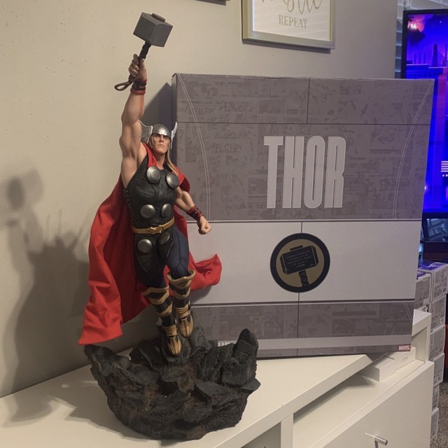 Age of Marvel!: Sideshow Collectibles: Thor e Destruidor