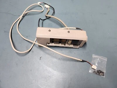 Motor de cambio de color SWF A-UK 12017MT-UK01 KH42KM2B017 potenciómetro 1/2 vuelta  Foto 1 de 4