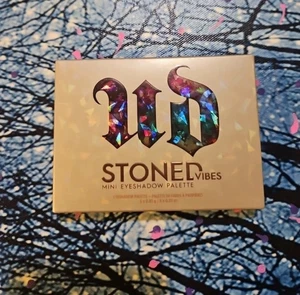 Urban Decay Stoned Vibes Mini Eye Shadow Palette 6 Shades. - Picture 1 of 3