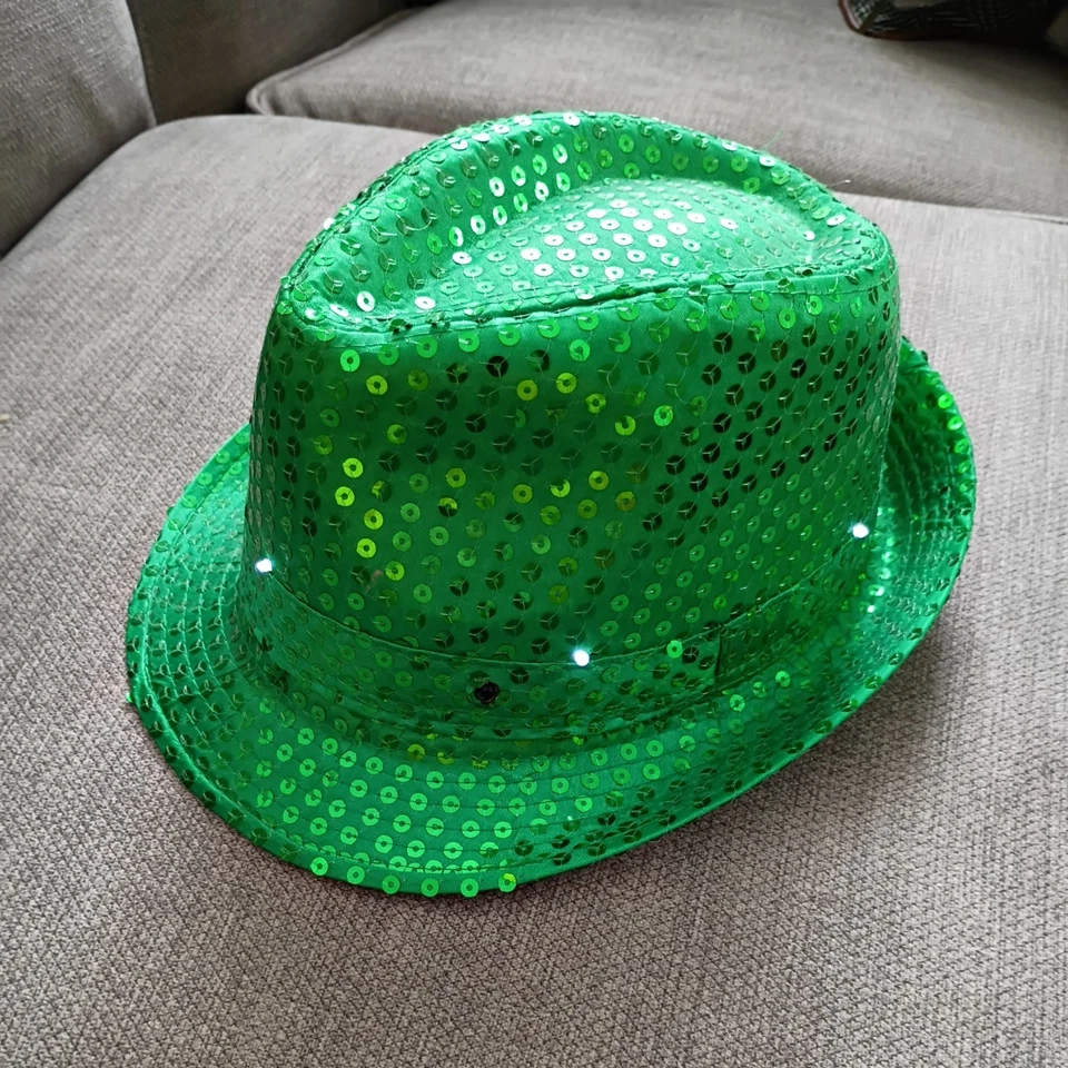Sombrero Lentejuelas Fedora Día de San Patricio Luz Verde Foto 1 de 4
